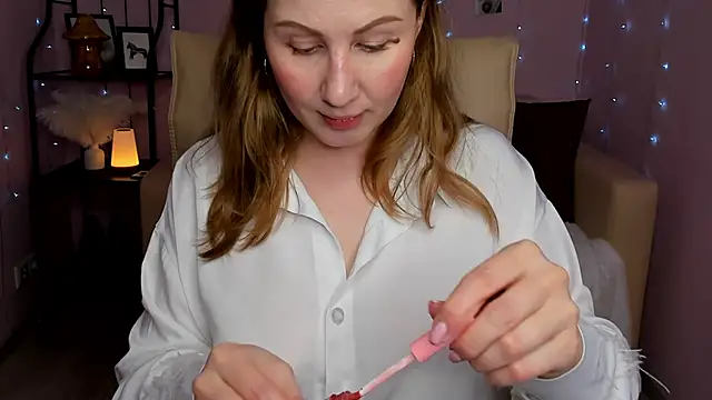 Helens love online show from 03.21.25