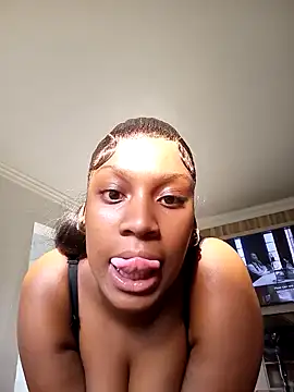 Snapshot of Candy_Love_18 chatting on 12.15.24 Candy Love 18 online show from 12.15.24