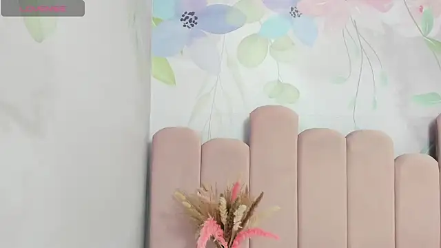 Annie Cute18  online show from 03.21.25