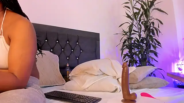 ebony hot1 online show from 02.12.25