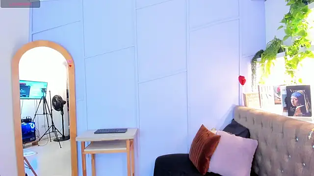 Snapshot of amber-hill chatting on 07.01.26 amber-hill online show from 07.01.26