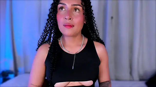 Snapshot of EviePhoenix chatting on 01.15.25 EviePhoenix online show from 01.15.25