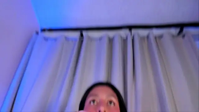 Snapshot of EviePhoenix chatting on 02.11.25 EviePhoenix online show from 02.11.25