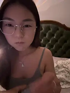 Snapshot of Sweet-Angel999 chatting on 05.15.26 Sweet-Angel999 online show from 05.15.26