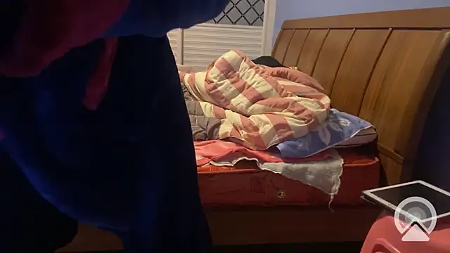 Snapshot of shuai321 chatting on 02.04.25 shuai321 online show from 02.04.25