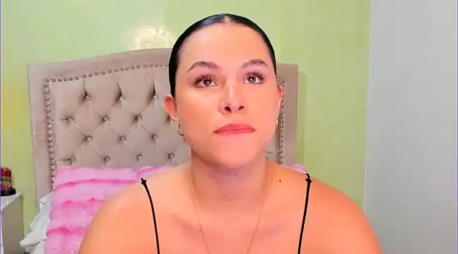 Luciluu20 online show from 01.08.25