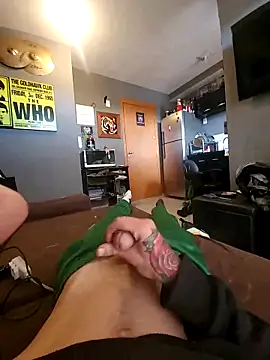 Snapshot of Danny_White_Gold chatting on 10.21.25 Danny White Gold online show from 10.21.25