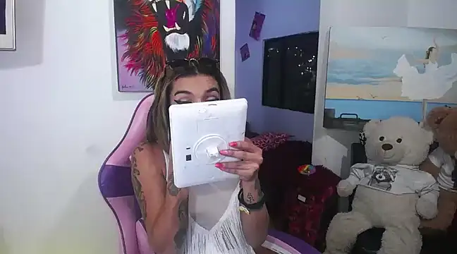 Snapshot of Dy_Hanna chatting on 01.11.25 Dy Hanna online show from 01.11.25