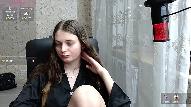 Nana Hot online show from 12.14.24