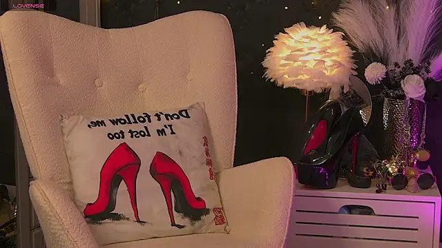 ZoeMesmerize online show from 09.12.25