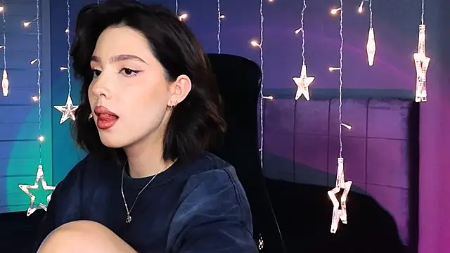 Snapshot of Stacy_Gonzales_ chatting on 09.27.25 Stacy Gonzales  online show from 09.27.25