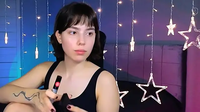 Stacy Gonzales  online show from 11.04.25