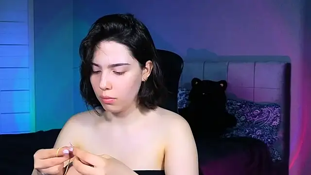 Stacy Gonzales  online show from 04.11.26