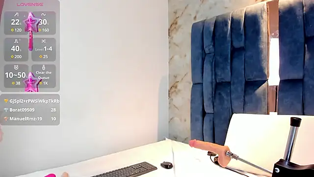 Snapshot of RoseTaylor__ chatting on 12.15.24 RoseTaylor online show from 12.15.24