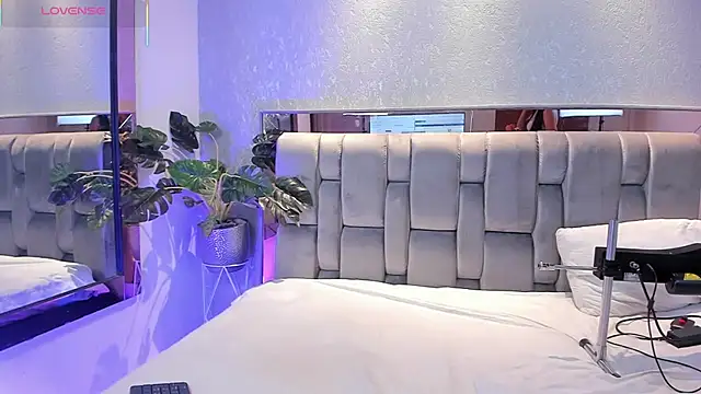 RoseTaylor   online show from 12.04.25