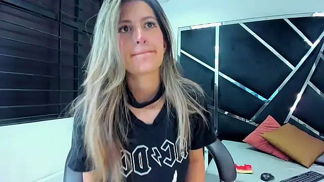 GiaRoussel online show from 09.29.25