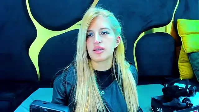 GiaRoussel online show from 12.19.25