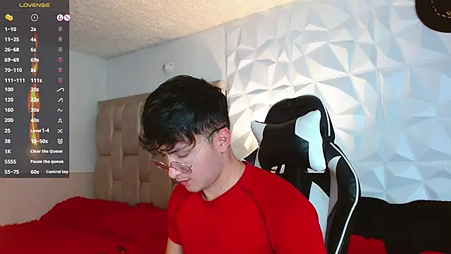 santyago taylor online show from 12.03.24