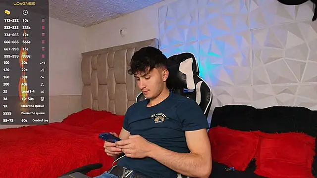 santyago taylor online show from 12.10.24