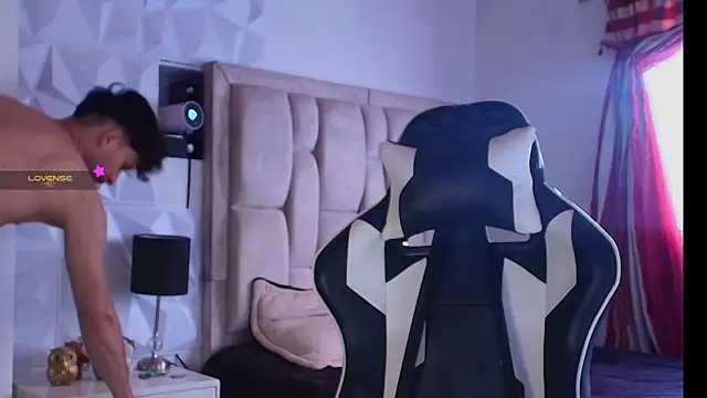 santyago taylor online show from 01.11.25