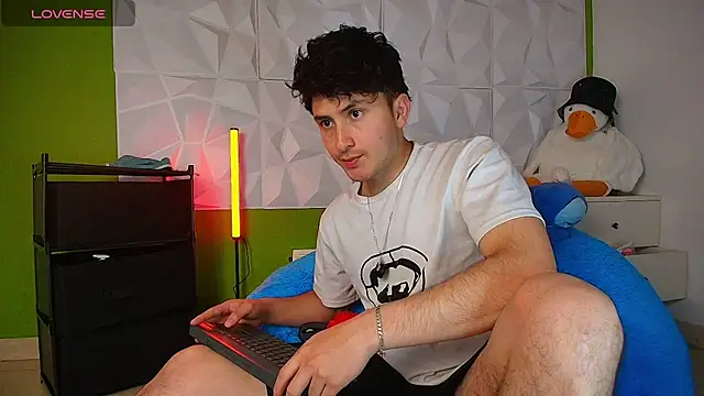 santyago taylor online show from 10.06.25