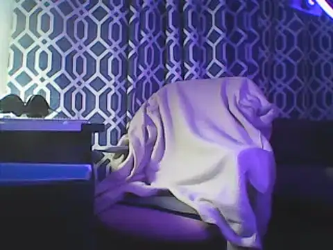 Snapshot of YourFaceMyThrone27 chatting on 12.19.24 YourFaceMyThrone27 online show from 12.19.24