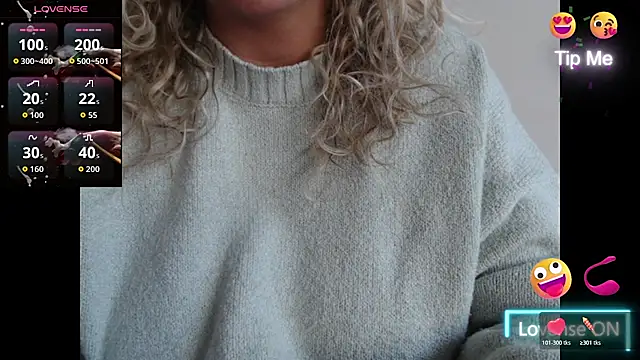 Snapshot of JenniLowen chatting on 05.15.26 JenniLowen online show from 05.15.26