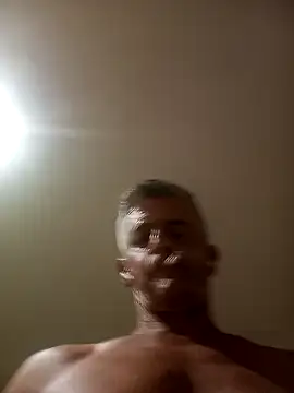 Snapshot of NICJOHNS chatting on 12.24.24 NICJOHNS online show from 12.24.24