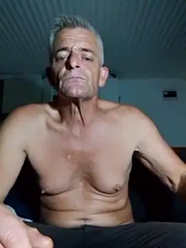 Snapshot of NICJOHNS chatting on 01.12.26 NICJOHNS online show from 01.12.26