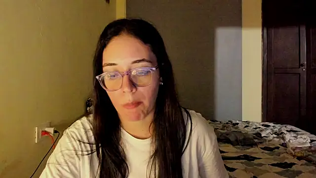 Snapshot of atenas_05_ chatting on 06.06.26 atenas 05 online show from 06.06.26