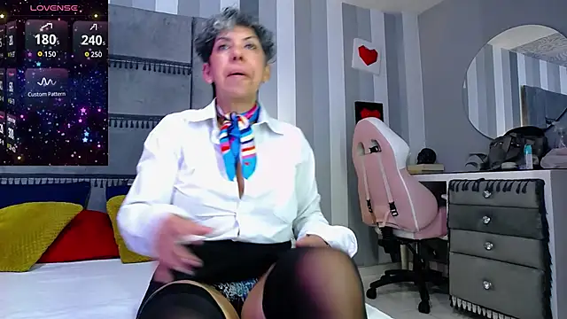Snapshot of Julianewell chatting on 06.09.26 Julianewell online show from 06.09.26