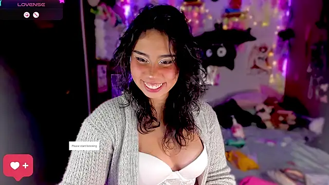 Snapshot of kiki_cavilll chatting on 12.12.24 kiki cavilll online show from 12.12.24