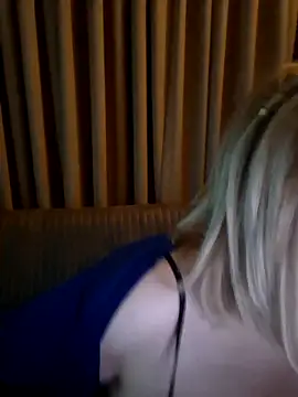 Snapshot of cansuozell chatting on 05.24.26 cansuozell online show from 05.24.26