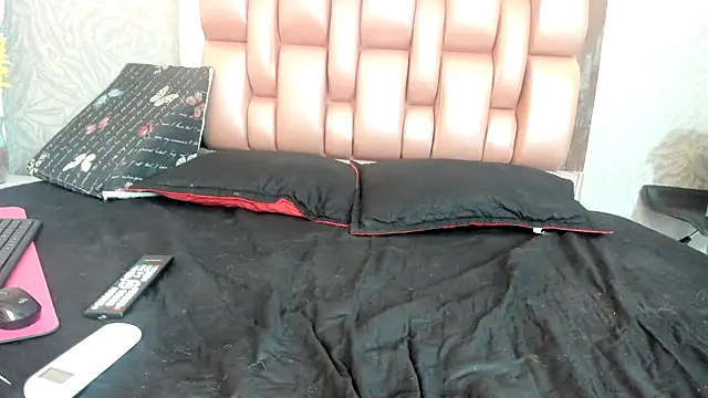 KOURTNEY-- online show from 11.15.25