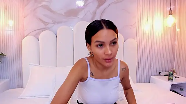 Snapshot of Carohorny4u chatting on 11.09.25 Carohorny4u online show from 11.09.25