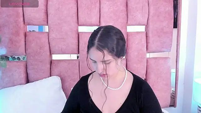 Snapshot of paulette_dupont chatting on 10.05.25 paulette dupont online show from 10.05.25