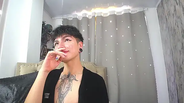 Snapshot of CataFox_ chatting on 01.02.25 CataFox online show from 01.02.25