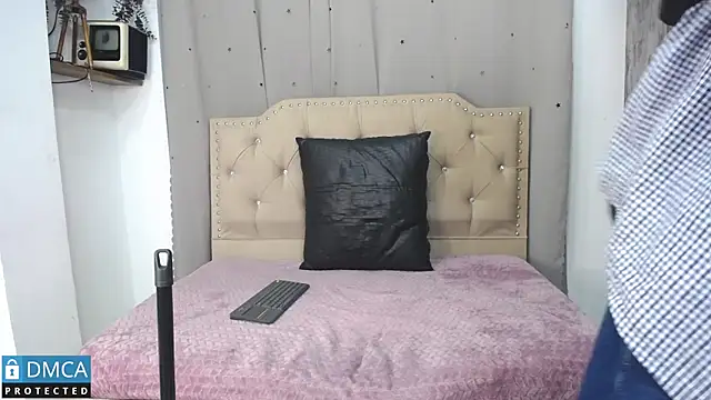 Snapshot of CataFox_ chatting on 03.08.25 CataFox online show from 03.08.25