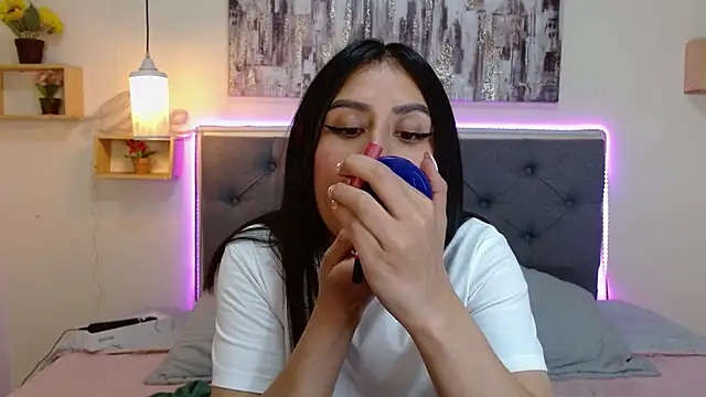 mia aira online show from 10.02.25