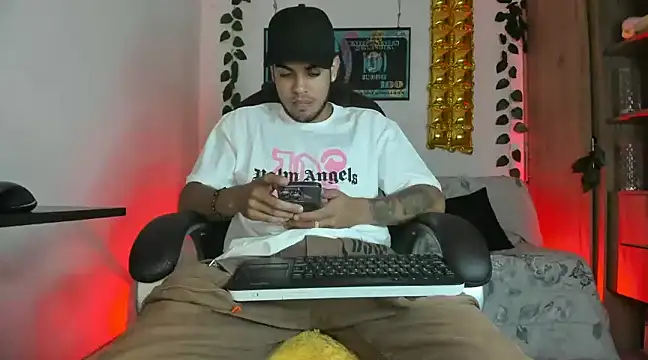 mikee scooth online show from 01.12.25