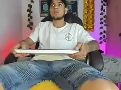 mikee scooth online show from 02.01.25