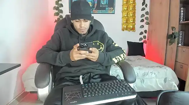 mikee scooth online show from 02.12.25