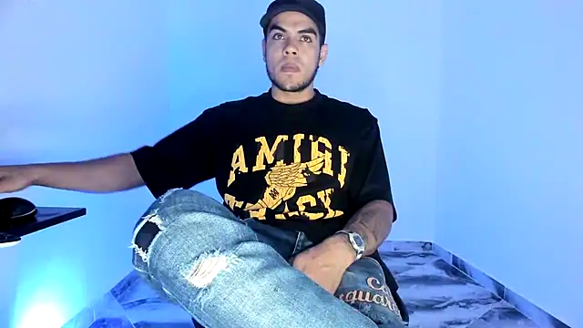 mikee scooth online show from 11.11.25