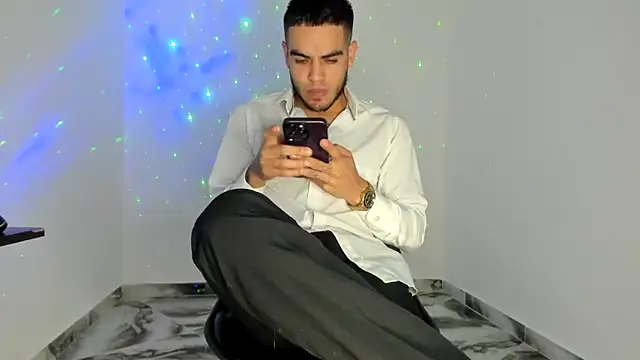 Snapshot of mikee_scooth chatting on 04.10.26 mikee scooth online show from 04.10.26
