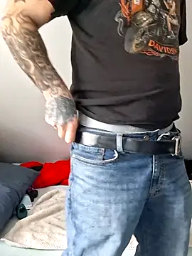 PNTlooker256 online show from 02.19.26