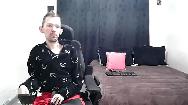 Sophia and Thomas online show from 02.14.25