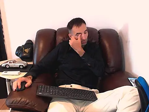 Leo 1617 online show from 10.11.25