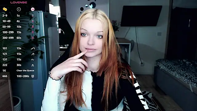 Snapshot of illililliilli chatting on 03.22.25 illililliilli online show from 03.22.25