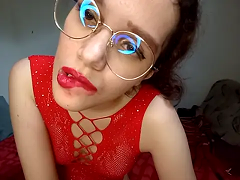 Snapshot of guanaemma chatting on 05.18.26 guanaemma online show from 05.18.26