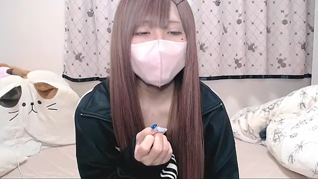 Snapshot of _hiyor_ chatting on 04.24.26 hiyor online show from 04.24.26